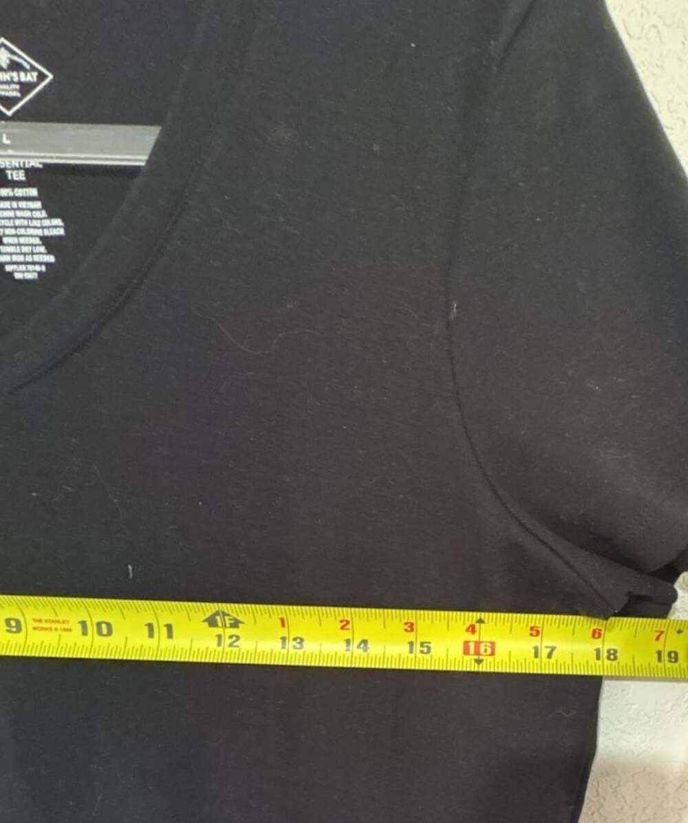 Lot of 2 Basic Black Short-Sleeve T-Shirts (Old Navy and St. John's Bay) - Picture 4 of 9